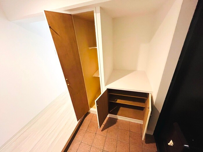 物件内観写真15　(靴箱)