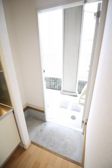 物件内観写真15　(玄関)