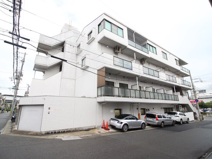 物件外観写真4　(駐車場)