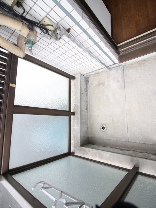 物件内観写真14　(洗濯機置場)