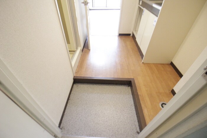 物件内観写真14　(玄関)