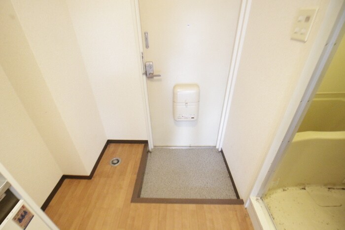 物件内観写真15　(玄関)