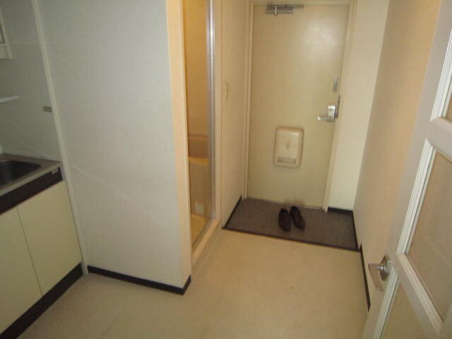 物件内観写真16　(玄関)