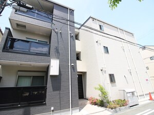F maison SQUARE Ⅲ番館外観写真