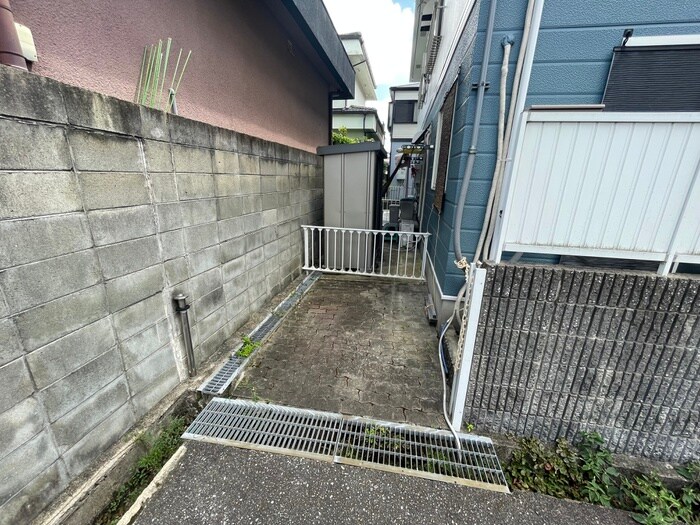 物件外観写真5　(駐輪場)