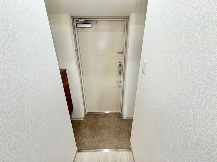 物件内観写真14　(玄関)