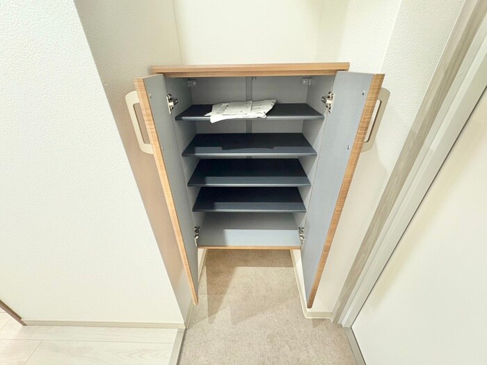 物件内観写真15　(靴箱)