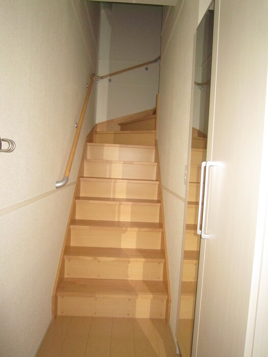 物件内観写真12　(玄関)