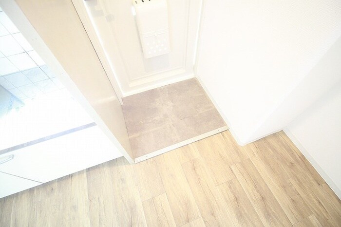 物件内観写真7　(玄関)