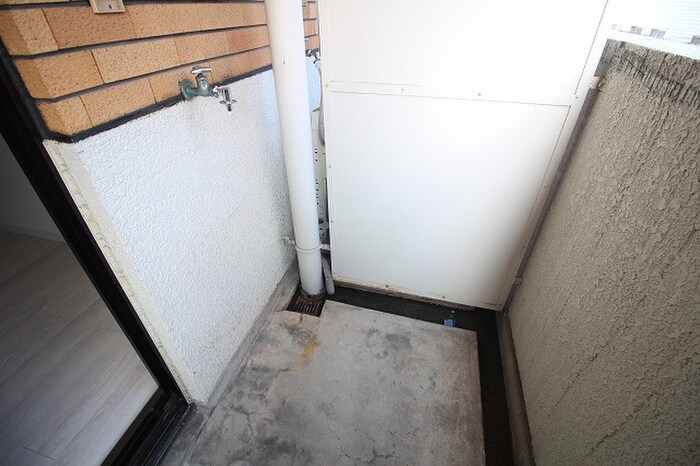 物件内観写真18　(洗濯機置場)