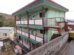 みどりヶ丘マンション外観写真