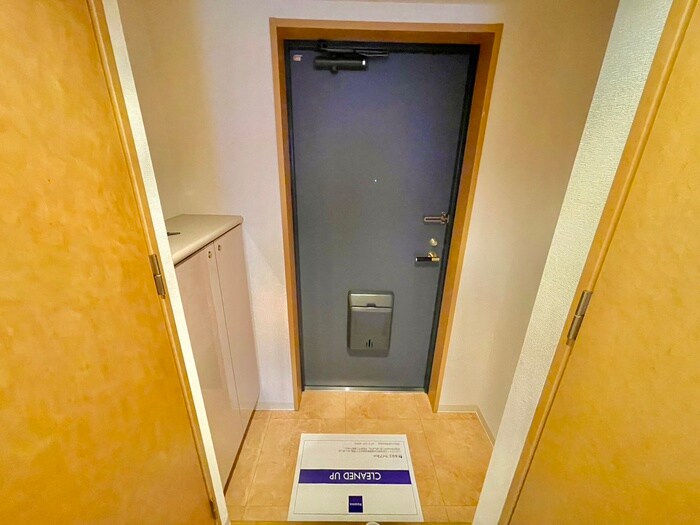物件内観写真7　(玄関)