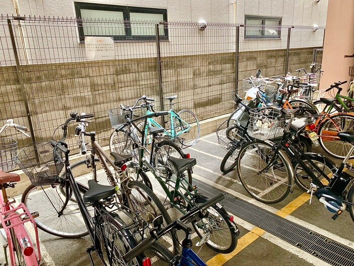 物件外観写真5　(駐輪場)