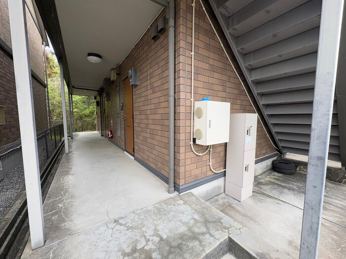 物件外観写真6　(エントランス部分)