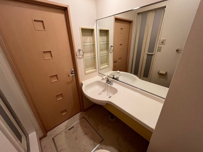 物件内観写真11　(洗面)