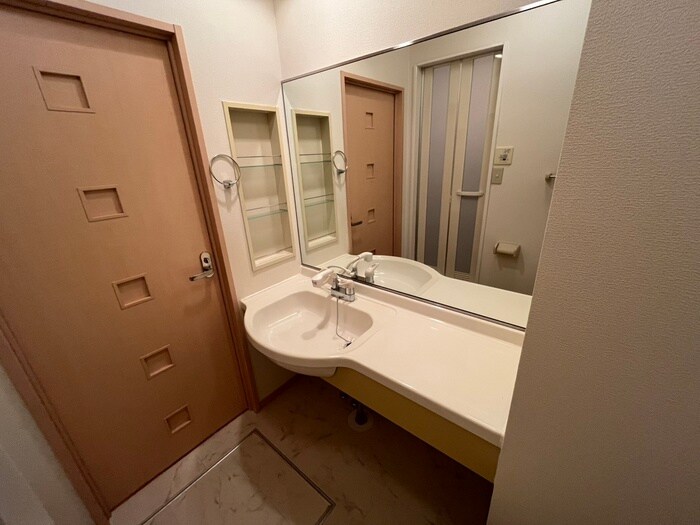 物件内観写真11　(洗面)