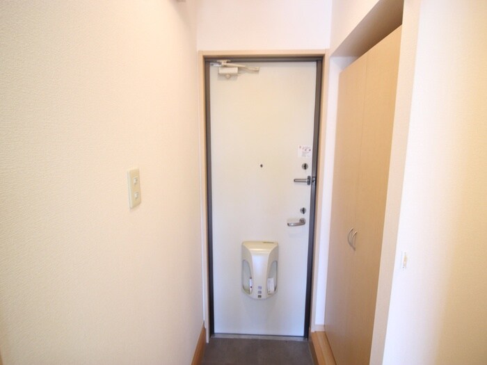 物件内観写真17　(玄関)