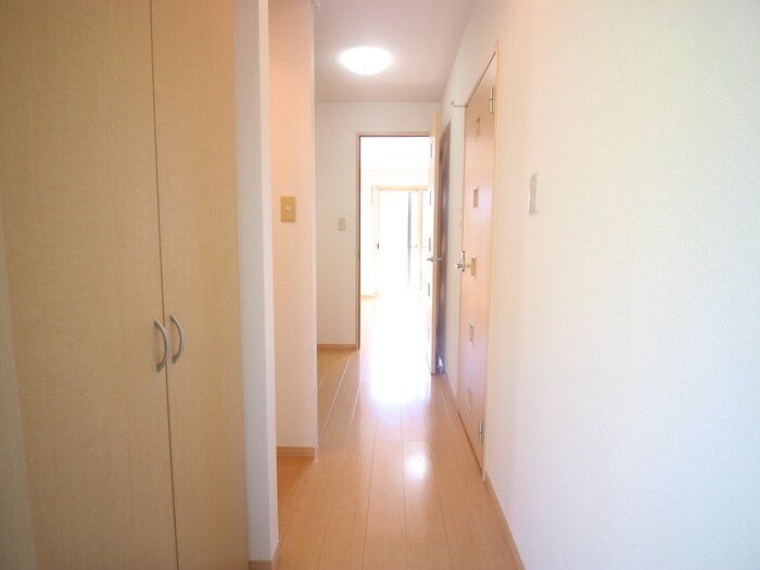 物件内観写真19　(廊下)