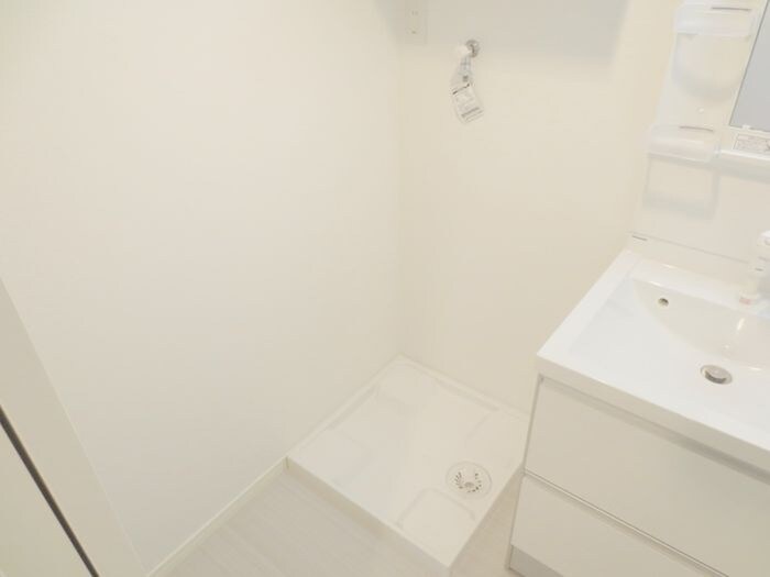 物件内観写真12　(洗濯機置場)