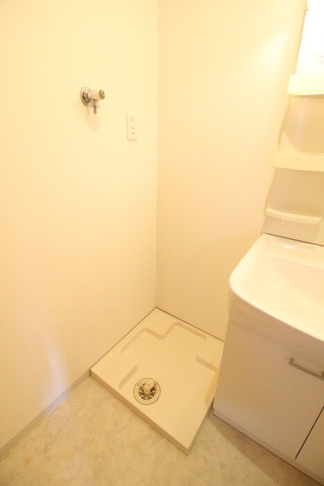 物件内観写真16　(洗濯機置場)