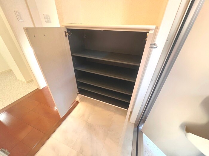 物件内観写真14　(靴箱)