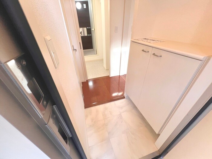 物件内観写真18　(玄関)