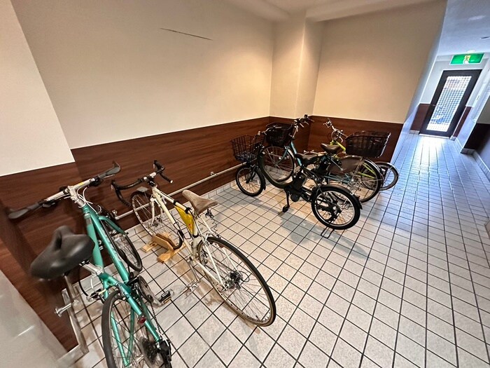 物件外観写真3　(駐輪場)