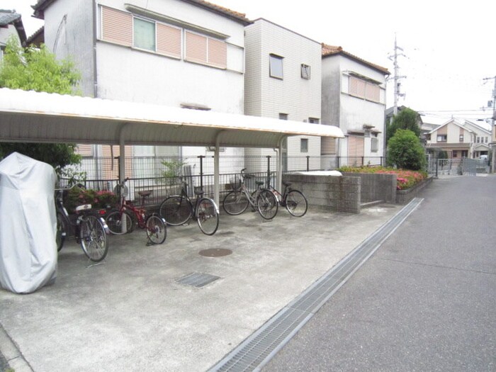 物件外観写真5　(駐輪場)