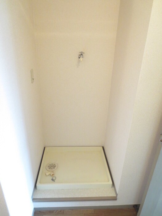 物件内観写真13　(洗濯機置場)