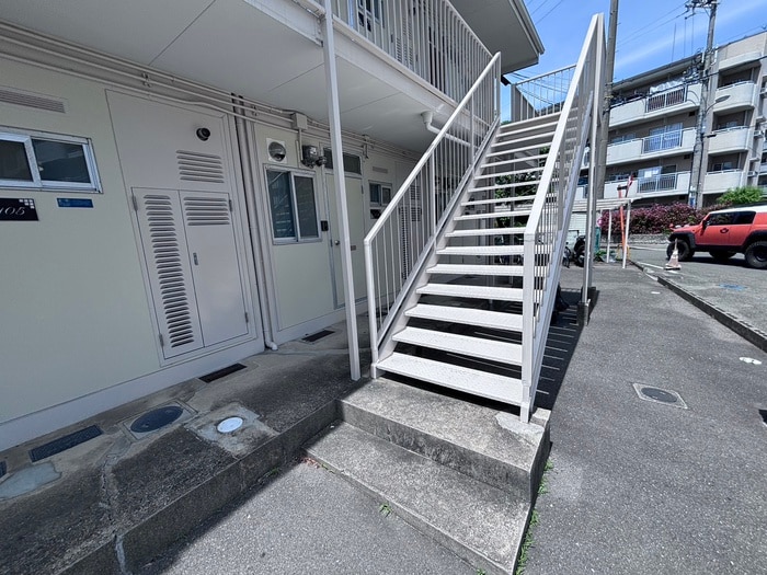 物件外観写真5　(エントランス部分)