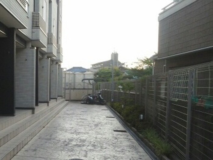 物件外観写真5　(駐輪場)