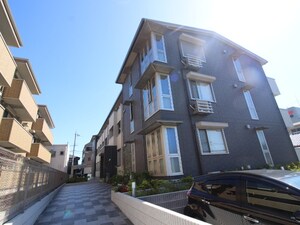 セジュールオッツ高井田外観写真