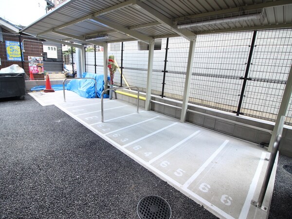バイク置き場