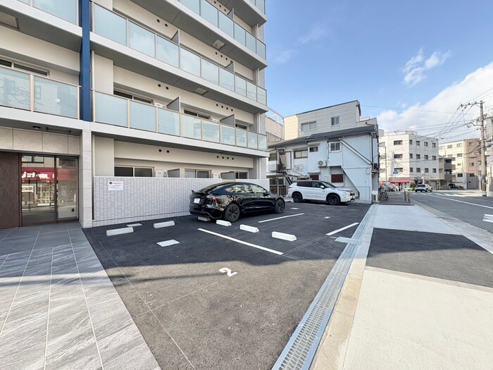 物件外観写真2　(駐車場)