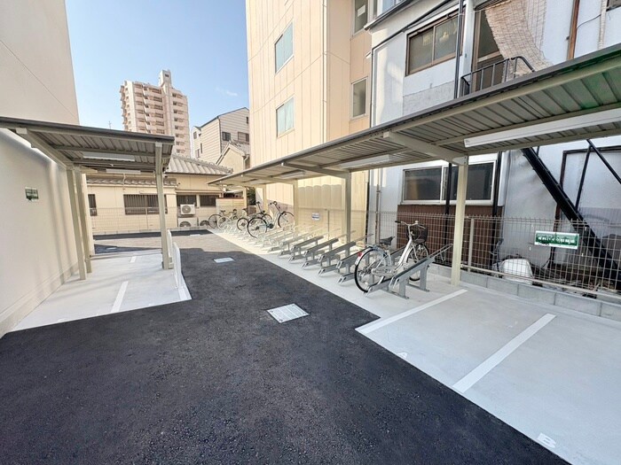物件外観写真3　(駐輪場)