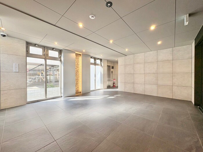 物件外観写真4　(エントランス部分)