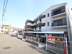 ラパース外観写真