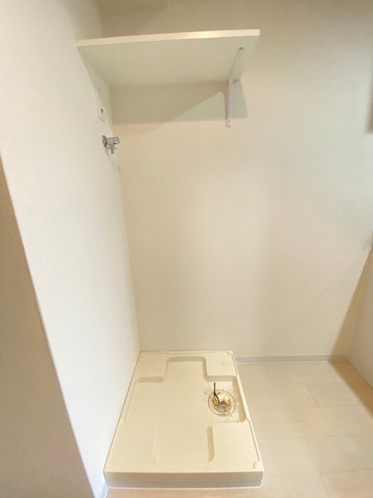 物件内観写真11　(洗濯機置場)