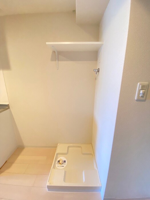 物件内観写真11　(洗濯機置場)