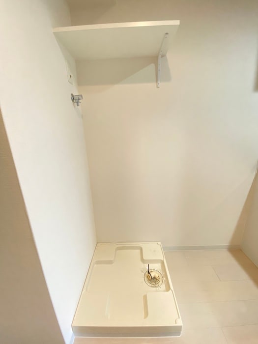 物件内観写真12　(洗濯機置場)