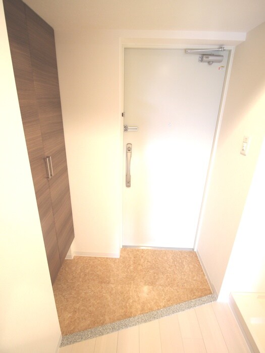 物件内観写真14　(玄関)