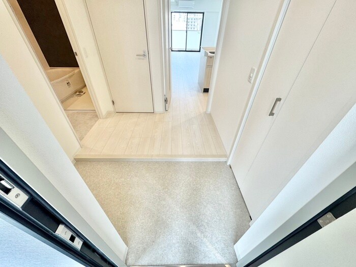 物件内観写真14　(玄関)