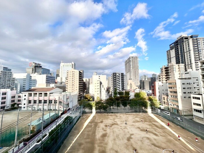 物件内観写真16　(室内からの展望)