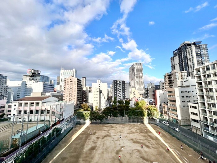 物件内観写真16　(室内からの展望)