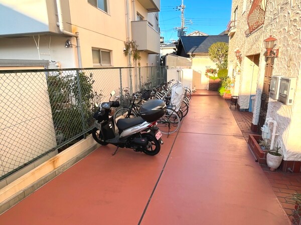 駐輪場