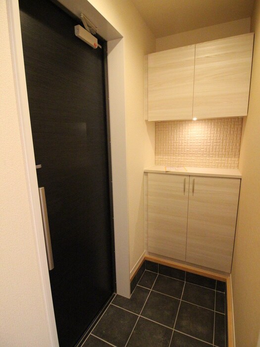 物件内観写真8　(玄関)