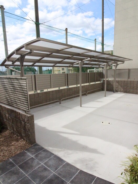 物件外観写真3　(駐輪場)