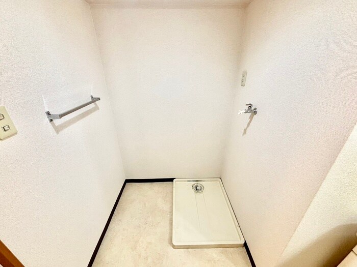 物件内観写真18　(洗濯機置場)