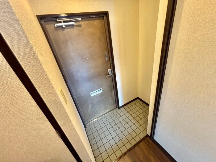 物件内観写真19　(玄関)