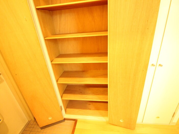 物件内観写真13　(靴箱)
